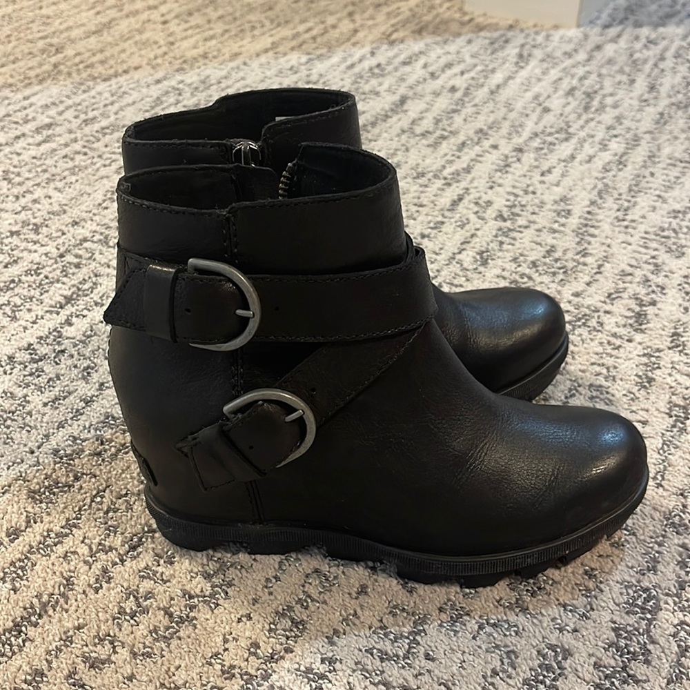 Sorel ankle wedge boots 7.5 black